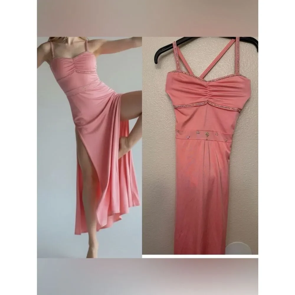white dresses for women maxi Freya Temple Dress liquid gold Bella Luna Bridal Gowns It features a corset Cap & Gown Color:Pink